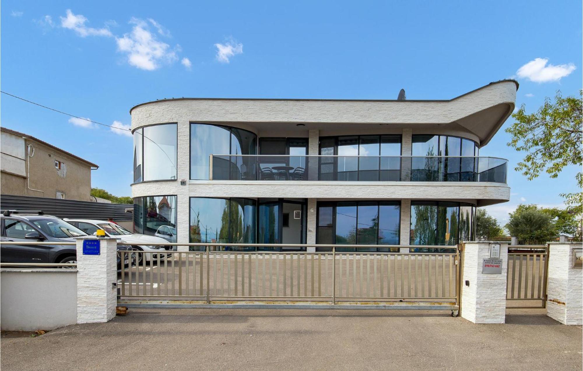 1 Bedroom Beautiful Apartment In Vrh Vrh  Exterior foto